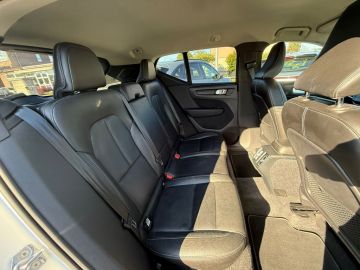 VOLVO - XC40 D3 AWD Geartronic Momentum (13 di 15)