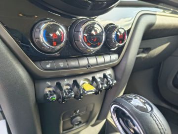 MINI - Mini 1.5 Cooper SE Business Countryman ALL4 (12 di 26)