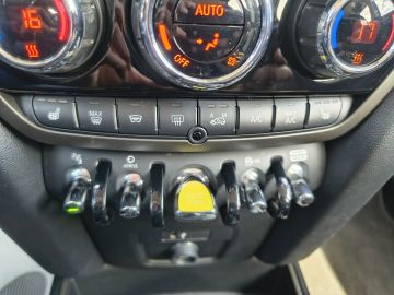 MINI - Mini 1.5 Cooper SE Business Countryman ALL4 (15 di 26)