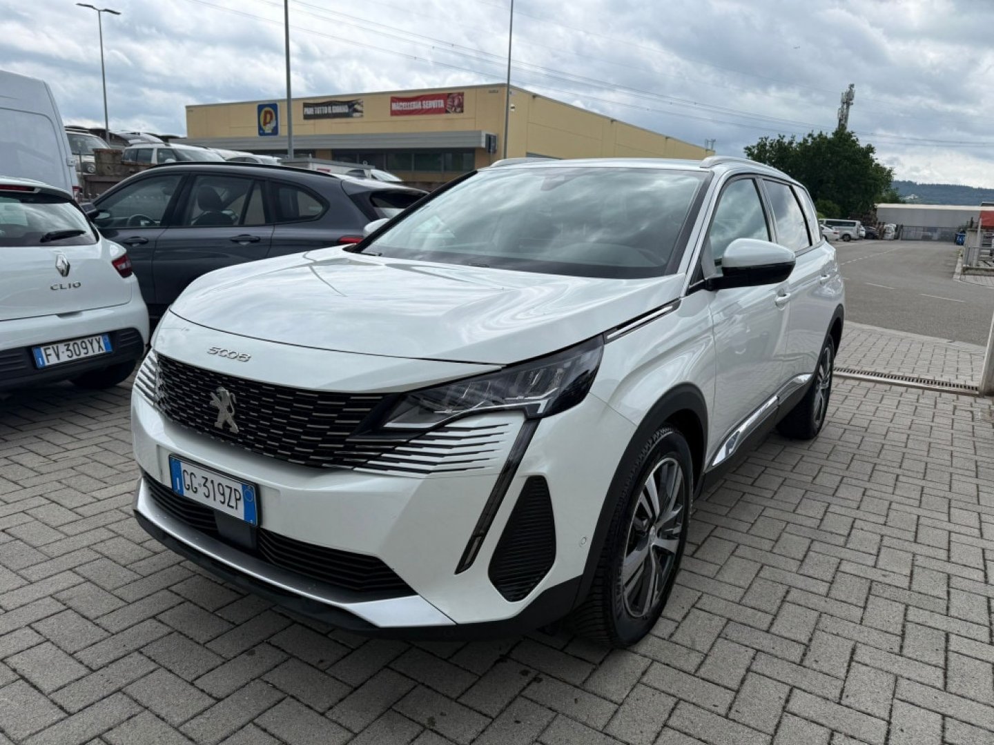 PEUGEOT 5008