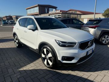 VOLVO - XC40 D3 AWD Geartronic Momentum (3 di 15)
