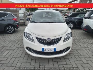 LANCIA - Ypsilon 1.0 FireFly 5 porte S&S Hybrid Gold (2 di 17)