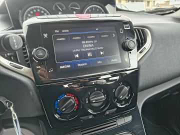 LANCIA - Ypsilon 1.0 FireFly 5 porte S&S Hybrid Gold (10 di 17)