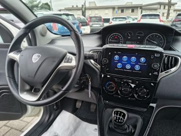 LANCIA - Ypsilon 1.0 FireFly 5 porte S&S Hybrid Gold (14 di 17)