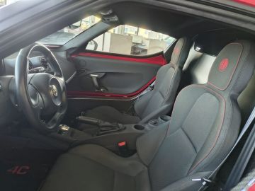 ALFA ROMEO - 4C (11 di 17)