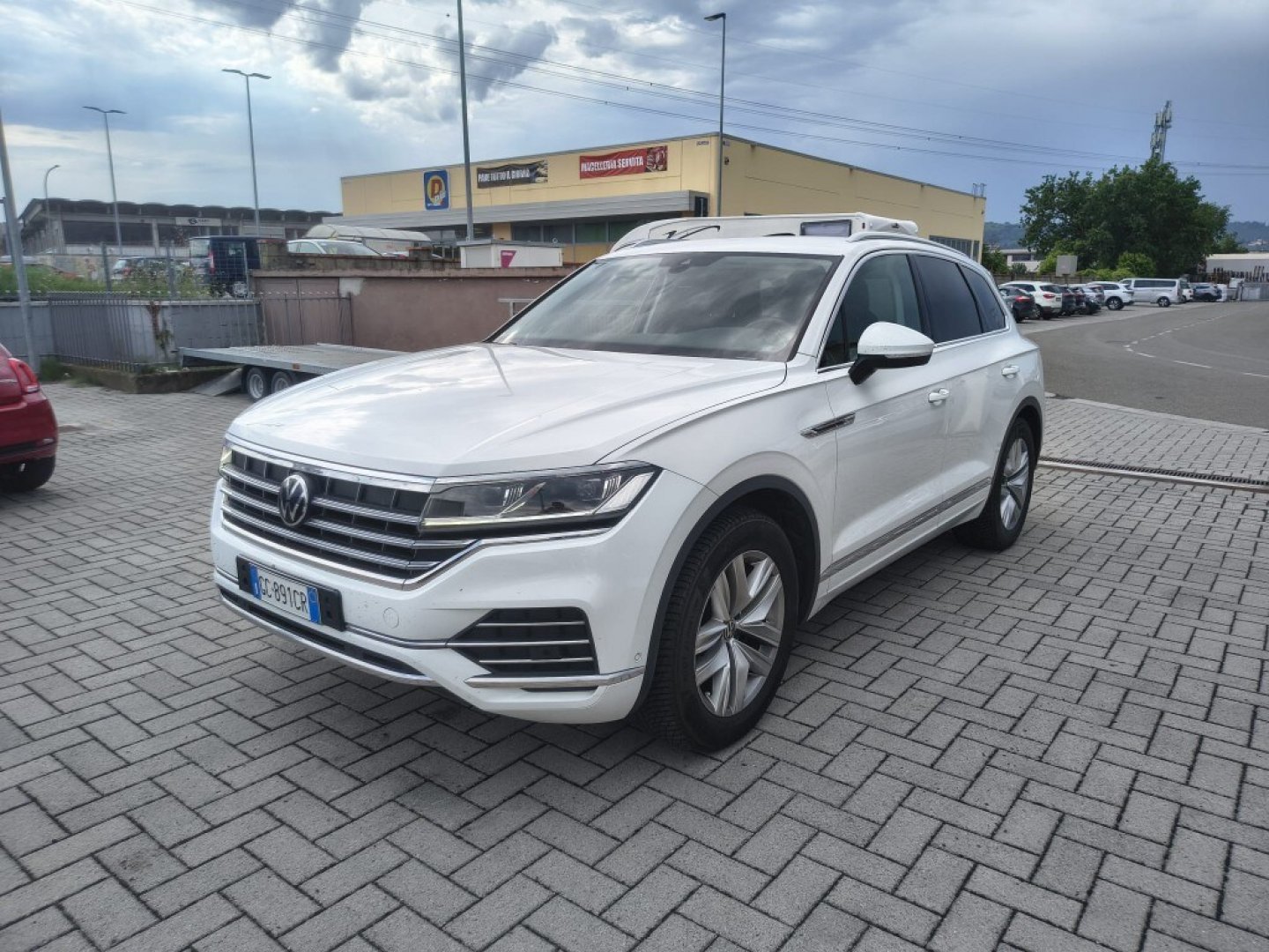 VOLKSWAGEN Touareg