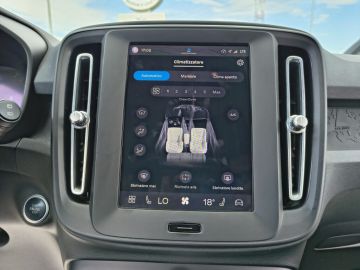 VOLVO - XC40 B3 automatico Essential (18 di 20)
