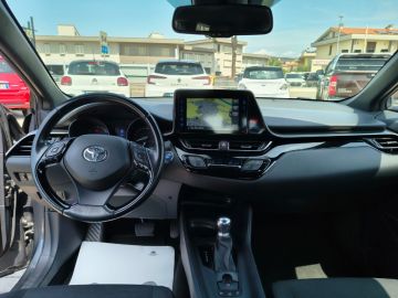 TOYOTA - C-HR 1.8 Hybrid E-CVT Business (17 di 20)