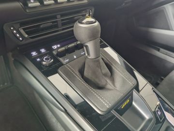 PORSCHE - 911 GT3 (17 di 27)