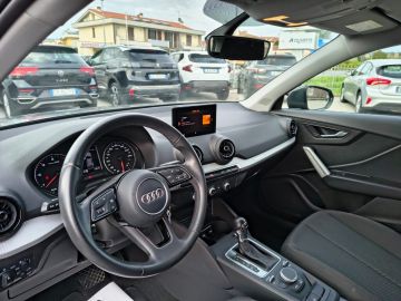 AUDI - Q2 1.6 TDI S tronic Business (7 di 18)
