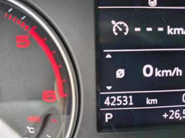 AUDI - Q2 1.6 TDI S tronic Business (9 di 18)