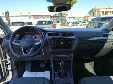 VOLKSWAGEN - Tiguan 2.0 TDI 150 CV SCR DSG Life (16 di 25)