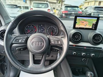 AUDI - Q2 1.6 TDI S tronic Business (8 di 17)