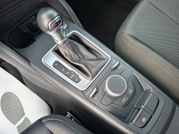 AUDI - Q2 1.6 TDI S tronic Business (12 di 17)
