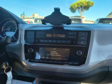 VOLKSWAGEN - e-up! 82 CV (18 di 19)