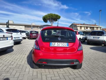 LANCIA - Ypsilon 1.0 FireFly 5 porte S&S Hybrid Ecochic Silver (6 di 20)