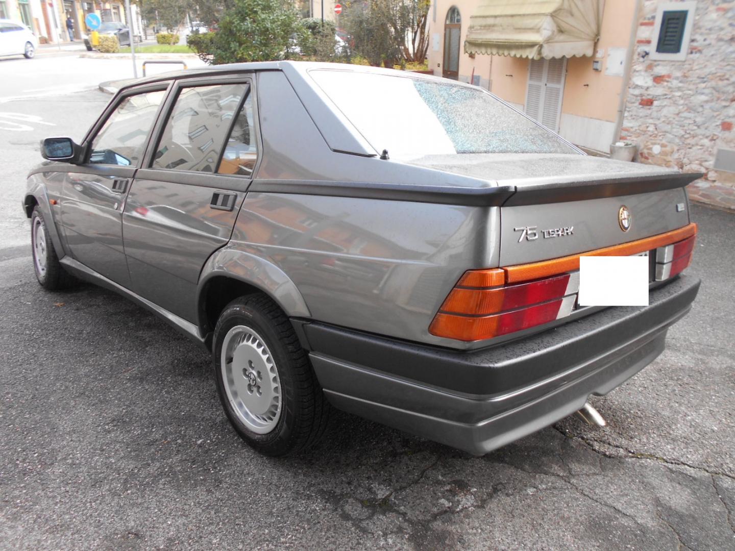 ALFA ROMEO - 75 2.0i T.S.