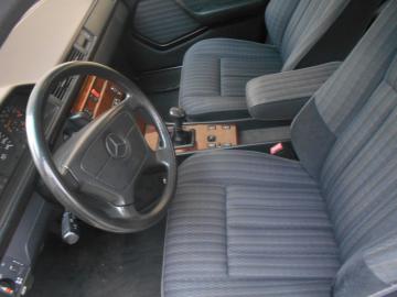 MERCEDES -  200e (9 di 10)