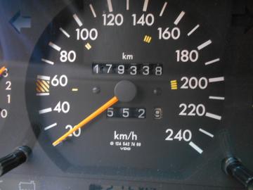 MERCEDES -  200e (10 di 10)