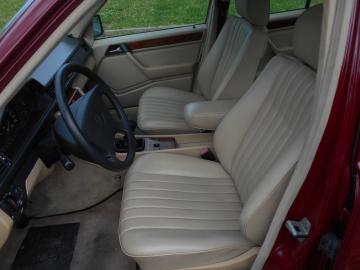 MERCEDES -  200e (3 di 10)
