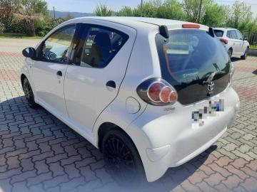 TOYOTA - Aygo 1.0 VVT-i 5p. Now Connect (2 di 5)