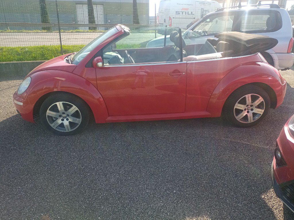 VOLKSWAGEN - New Beetle 1.9 TDI 105CV Cabrio