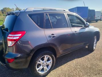 TOYOTA - RAV4 2.2 D-4D 150 CV DPF Luxury (2 di 3)
