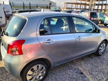 TOYOTA - Yaris 1.0 5p. Sol (2 di 3)