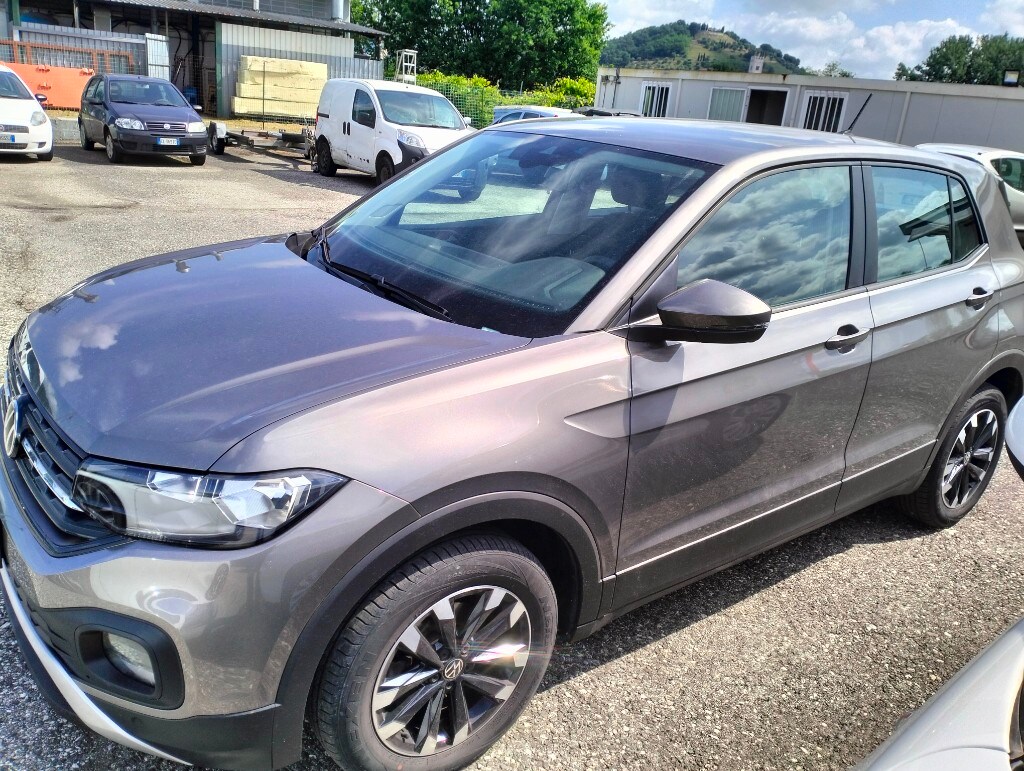 VOLKSWAGEN T-Cross