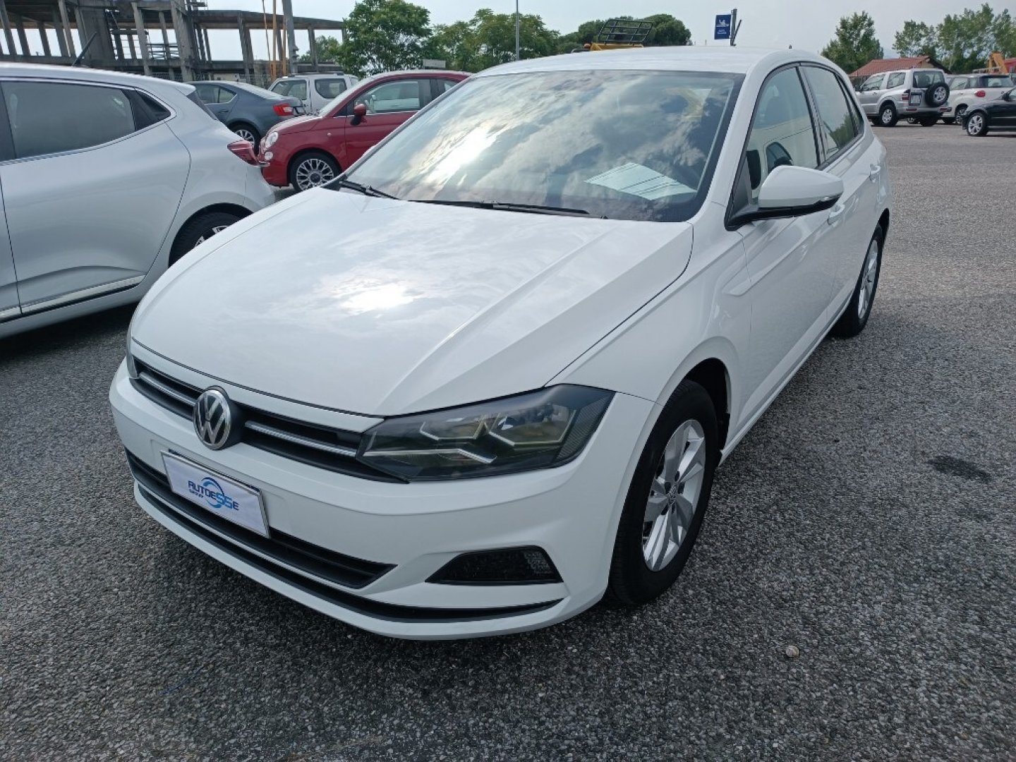 VOLKSWAGEN Polo