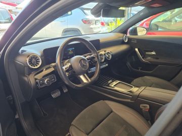 MERCEDES - A 180 d Automatic AMG Line Premium (7 di 9)
