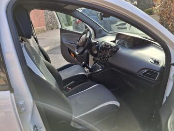 LANCIA - Ypsilon 1.2 69 CV 5p. GPL Ecochic Ele. (5 di 7)