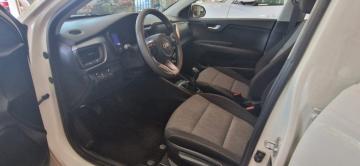 KIA - Stonic 1.0 T-GDi 120 CV Urban (5 di 9)
