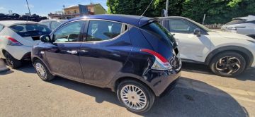 LANCIA - Ypsilon 1.2 69 CV 5p. Silver (2 di 7)