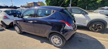 LANCIA - Ypsilon 1.2 69 CV 5p. Silver (2 di 7)