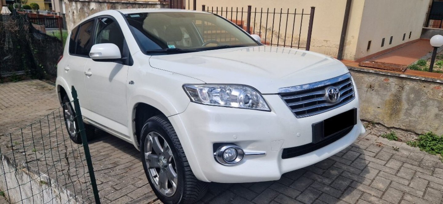 TOYOTA RAV4 Crossover 2.2 D-Cat A/T 150CV Exec.