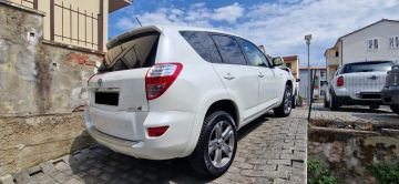 TOYOTA - RAV4 Crossover 2.2 D-Cat A/T 150CV Exec. (4 di 11)