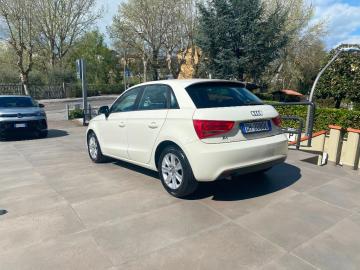 AUDI - A1 SPB 1.6 TDI Attraction (3 di 15)