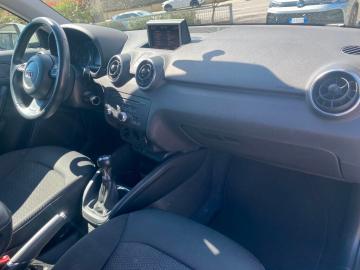 AUDI - A1 SPB 1.6 TDI Attraction (10 di 15)