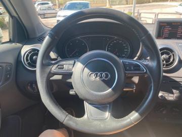 AUDI - A1 SPB 1.6 TDI Attraction (13 di 15)