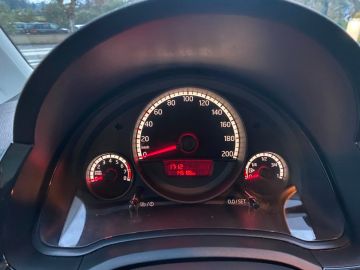 VOLKSWAGEN - 1.0 5p. move up! (13 di 15)