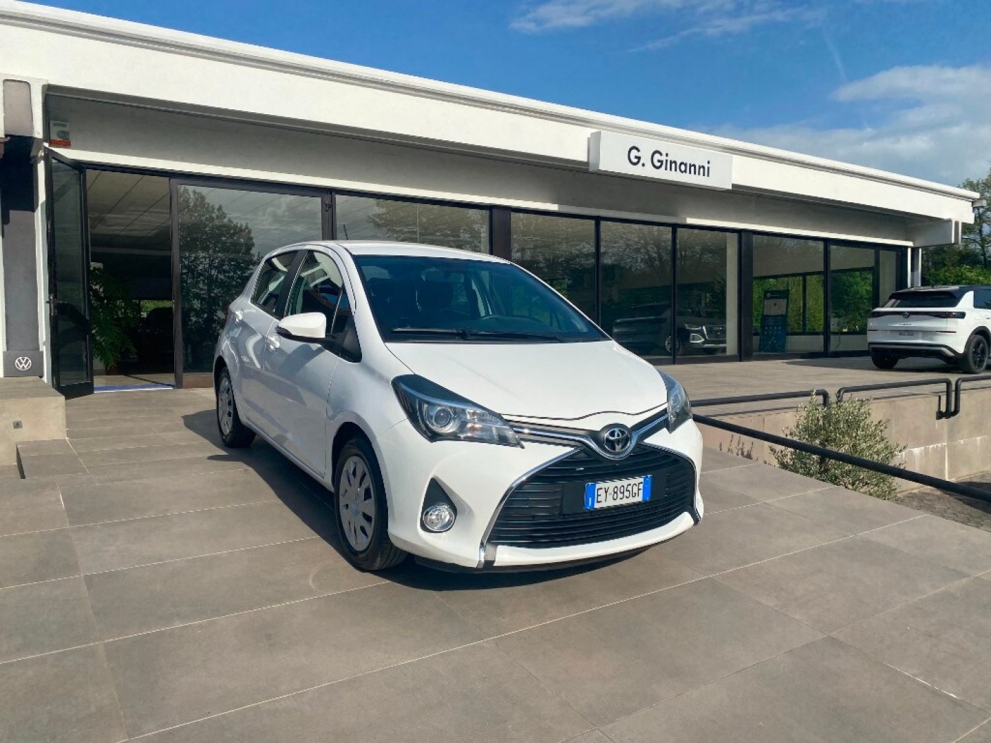 TOYOTA Yaris
