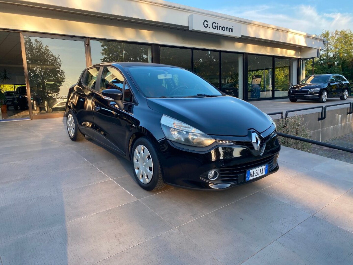 RENAULT Clio 1.2 75CV 5 porte Wave